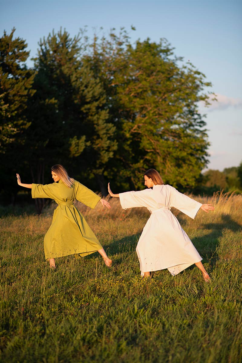 'Radiance from the heart' Green Linen Kimono - Image 9