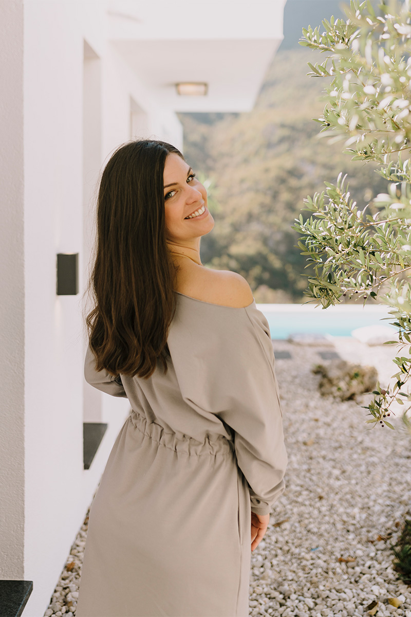 Real is rare - Cotton Slit Dress in Warm Grey - Image 6